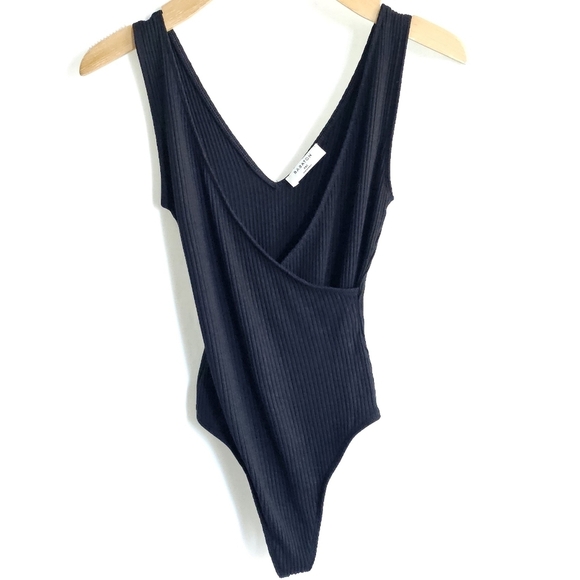 🇨🇦 Aritzia Babaton Black Sleeveless Faux Wrap Rib Bodysuit - Picture 3 of 13